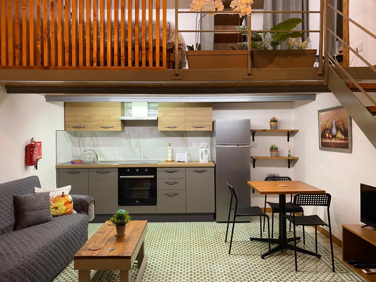 Ta Serafina Studio Apartment with Loft