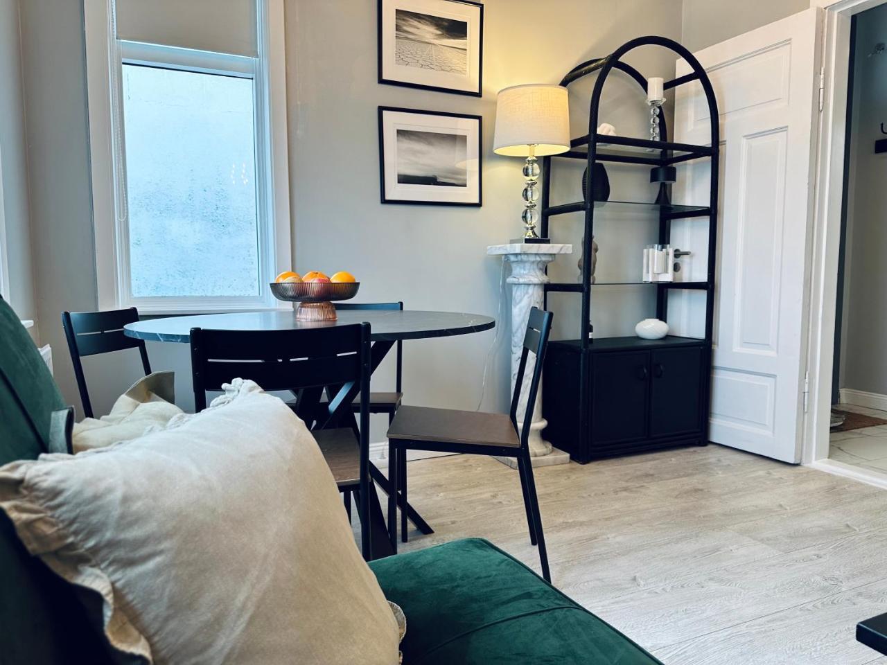 Castle Inn Apartments - Downtown Keflavik