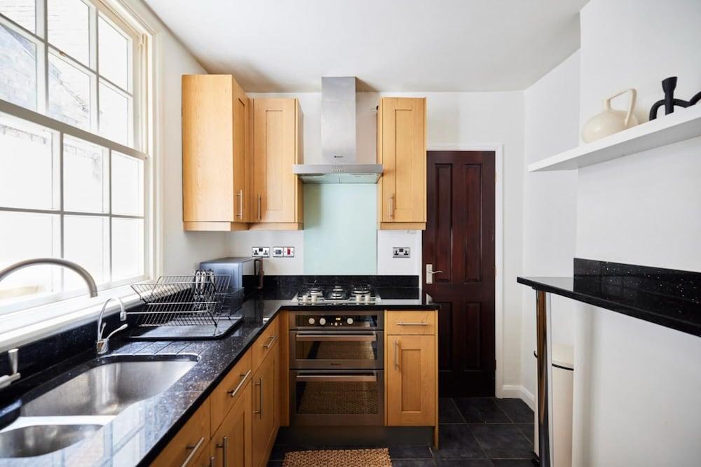 The London Wonder - Adorable 2bdr Flat with Patio 2
