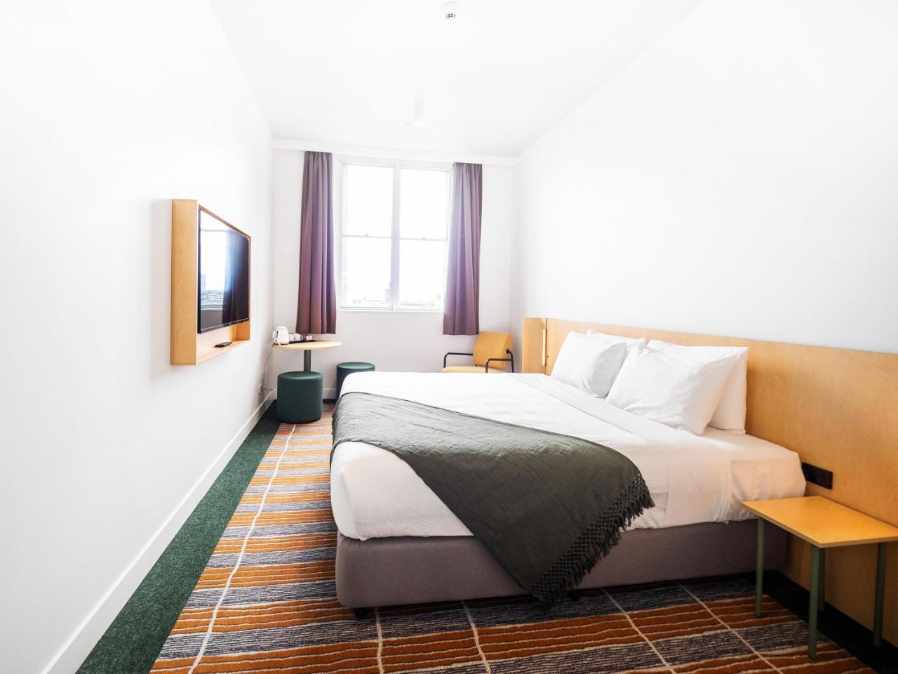 Sydney Harbour Yha - the Rocks