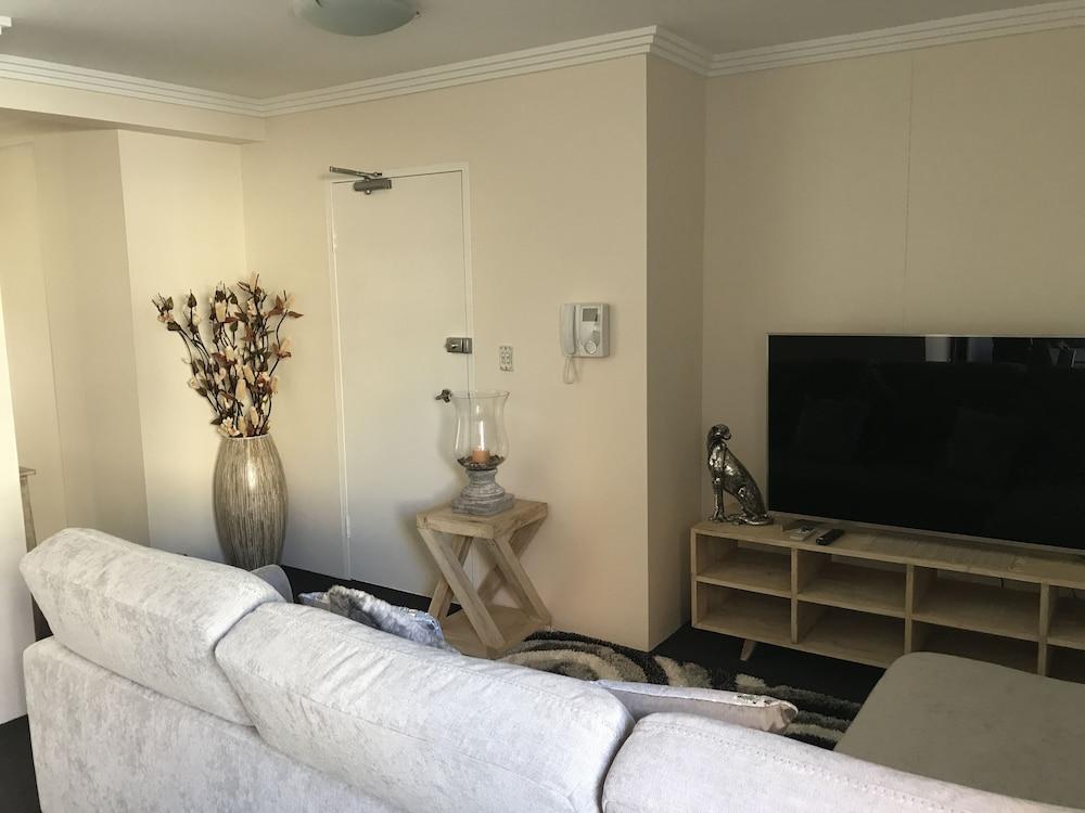 Sleek Apartment Unit 87