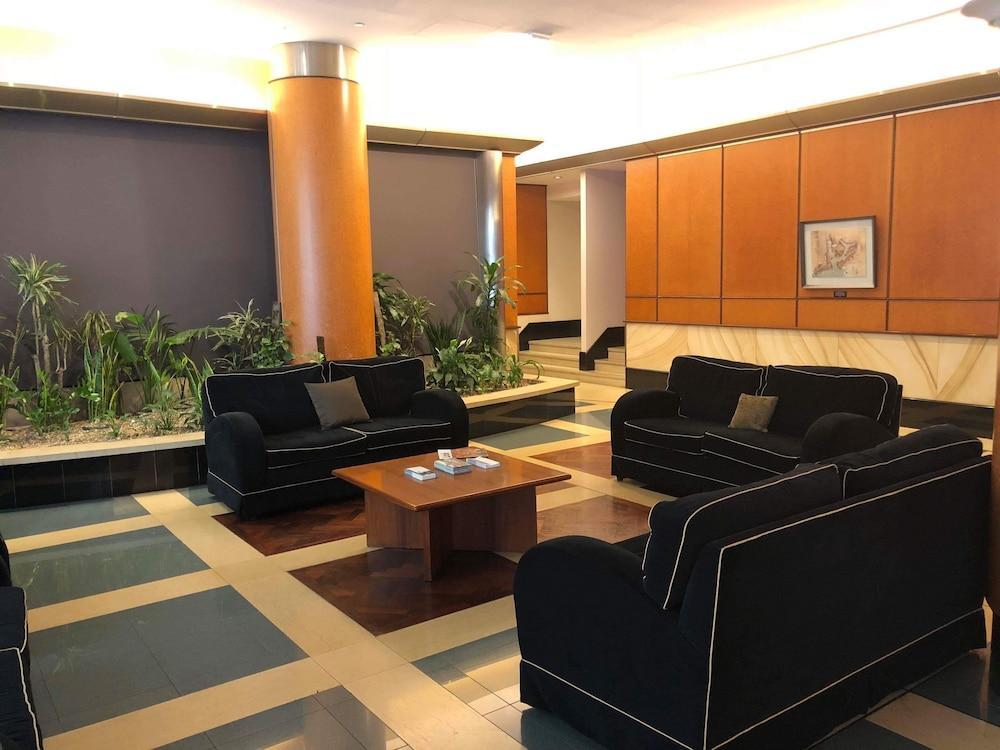 Stunning 2 Bedroom Apartment 1