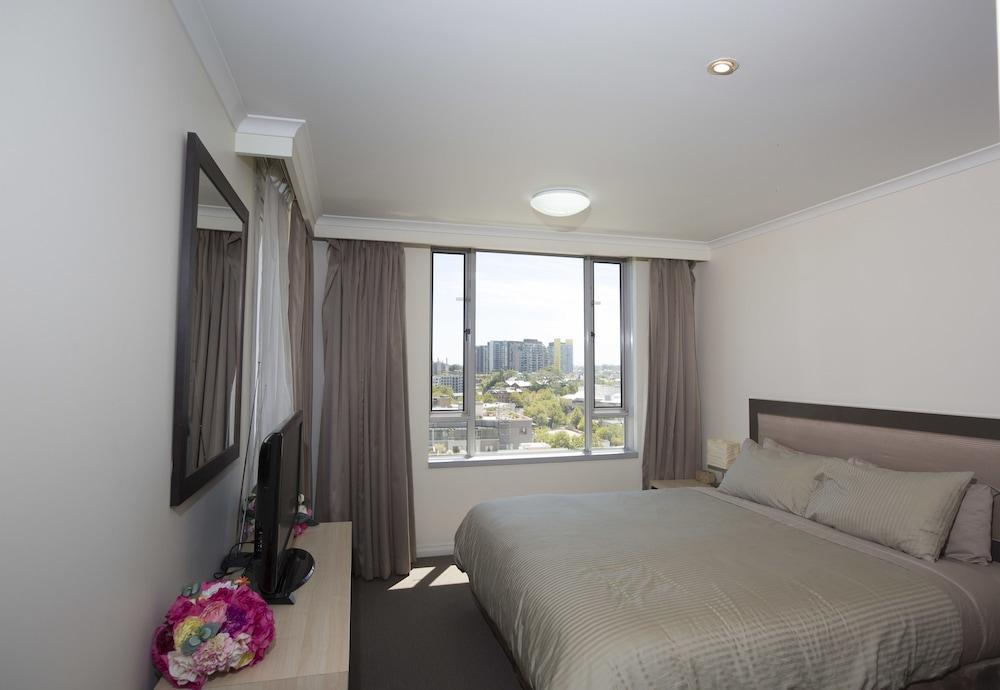 Stunning 2 Bedroom Apartment 2