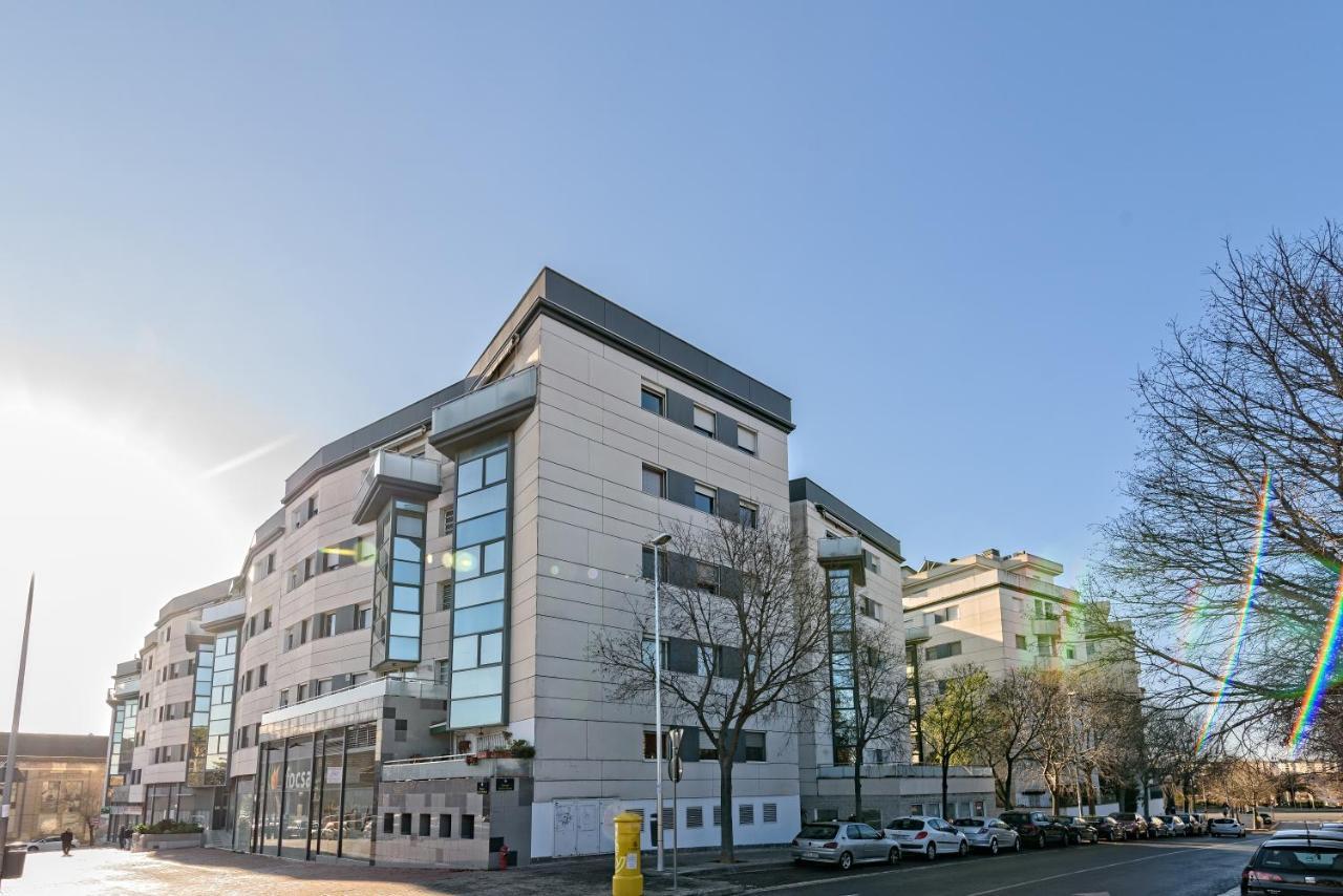 Calido Apartamento Con Piscina En Barcelona 2