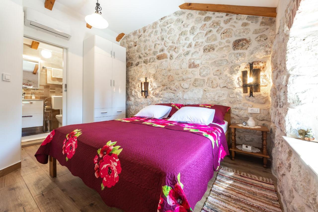 Holiday Home Marina - Private Swimming Pool