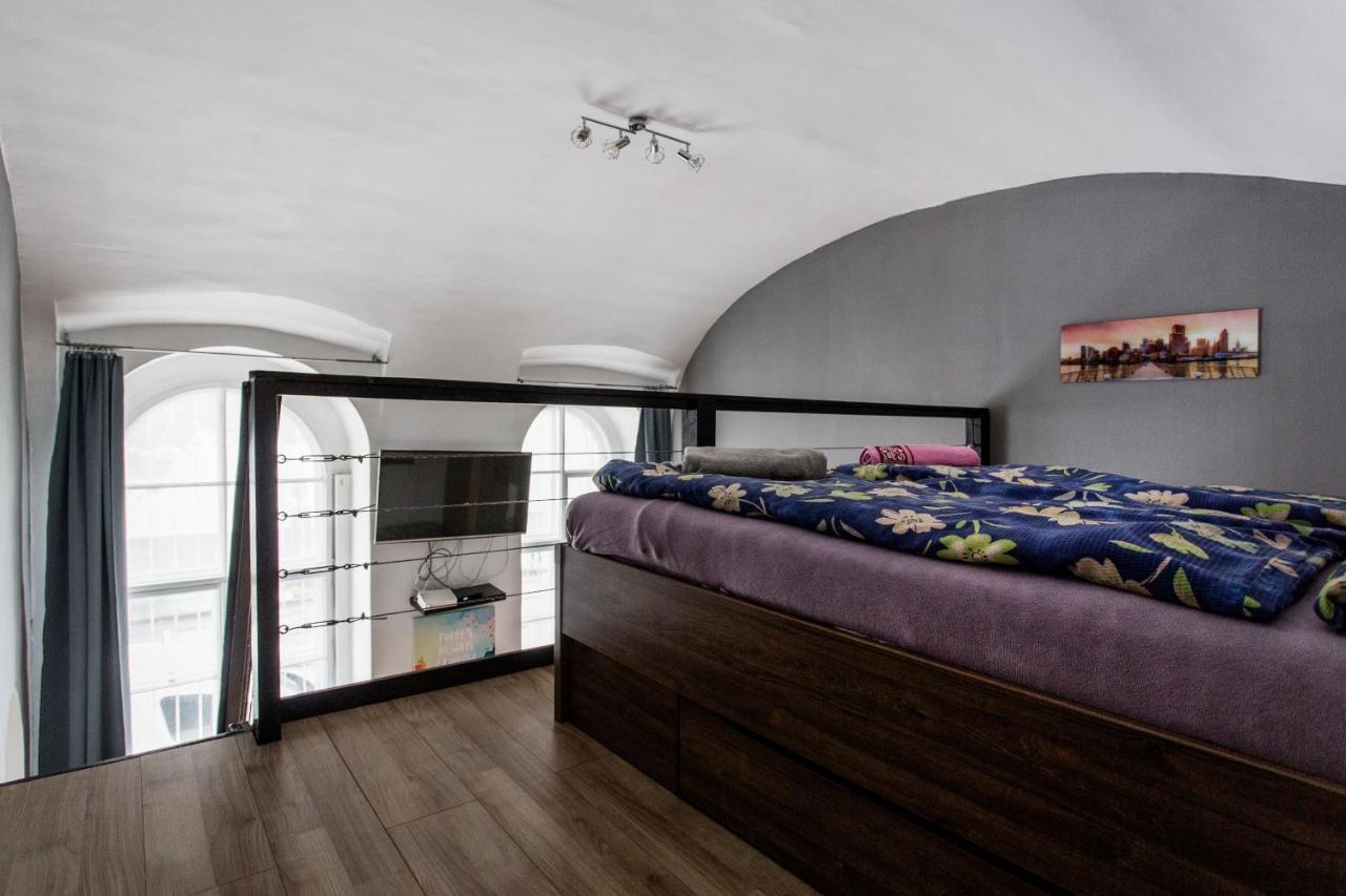 Mickey's Chain Bridge Apartments 2