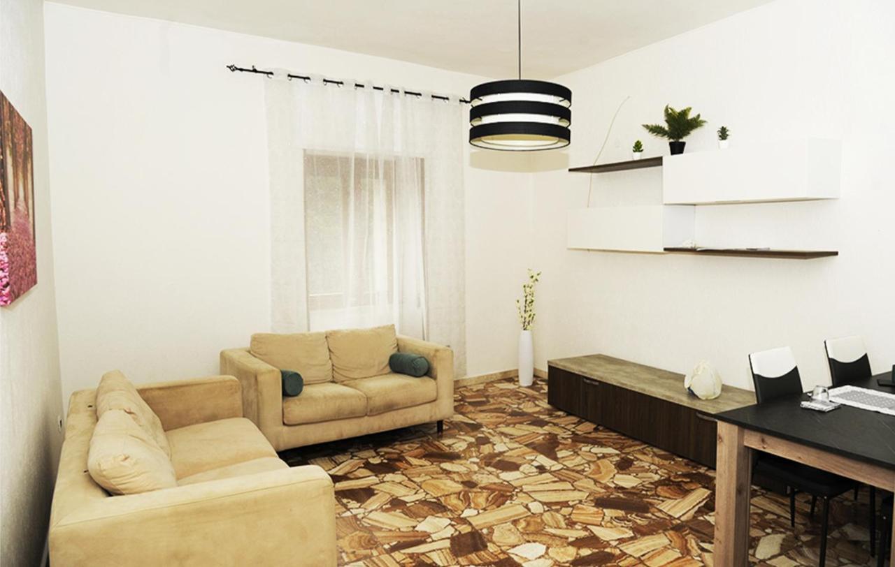 Lovely Piazza Santa Maria Apartment 1