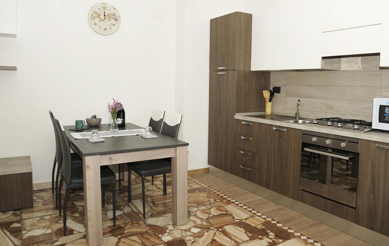 Lovely Piazza Santa Maria Apartment