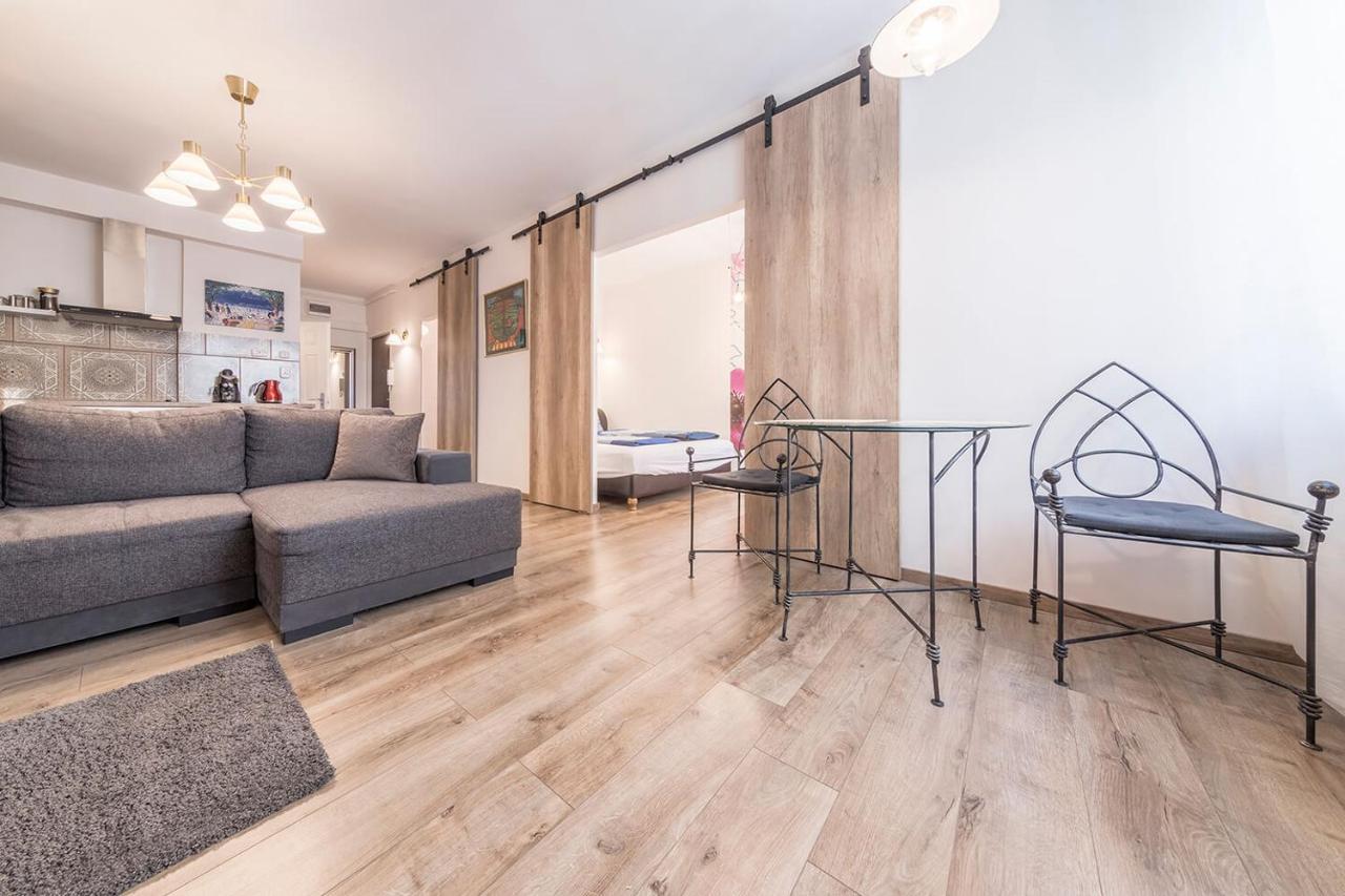 Sandra Apartment Close To Chain Bridge