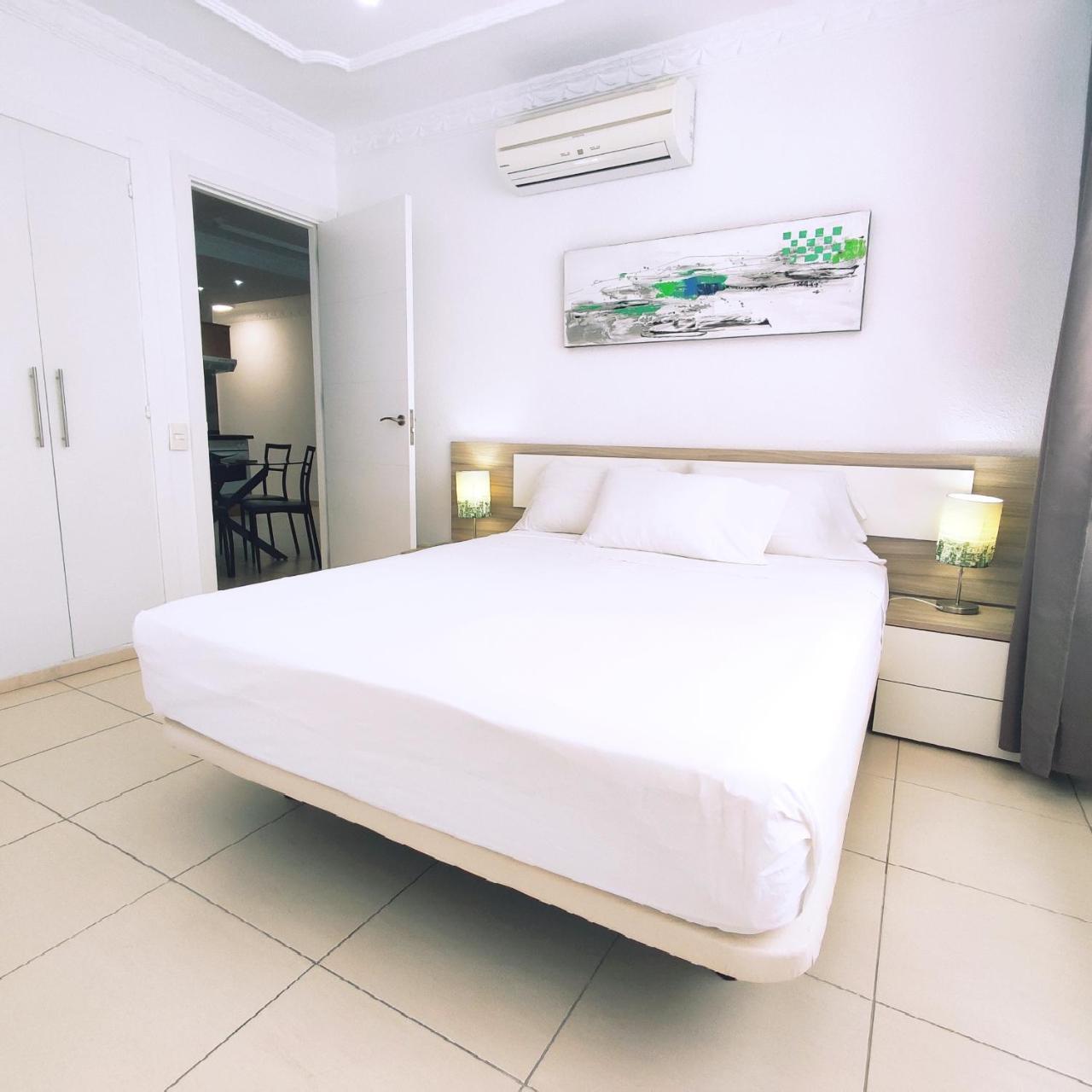 Bonito Apartamento En Parque Santiago 2