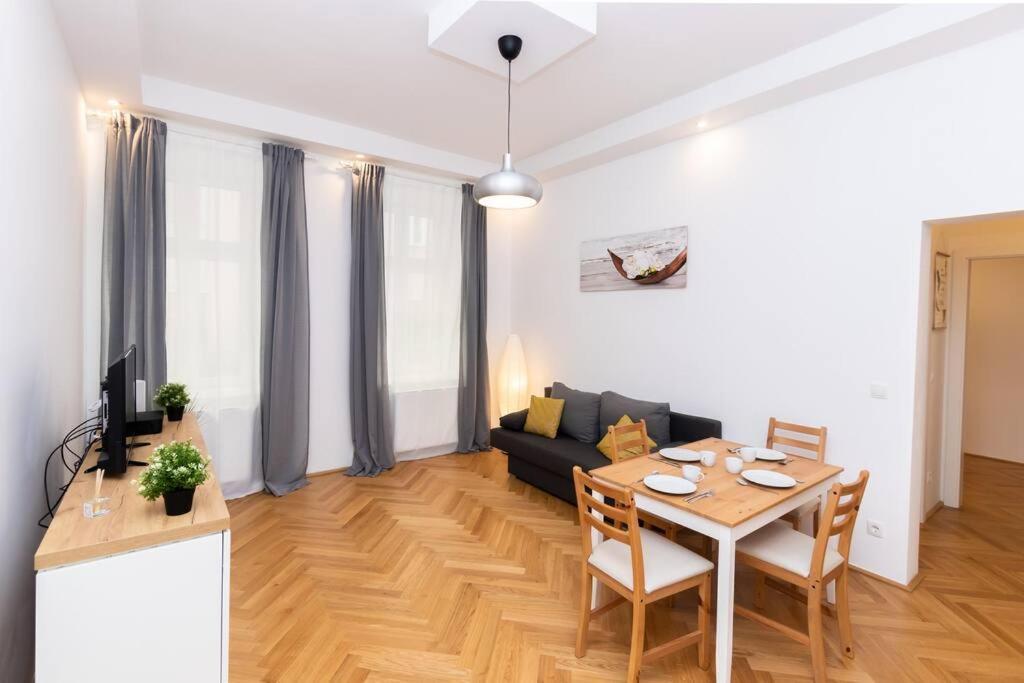 New, Central, in the Heart of the 7th Heaven 2