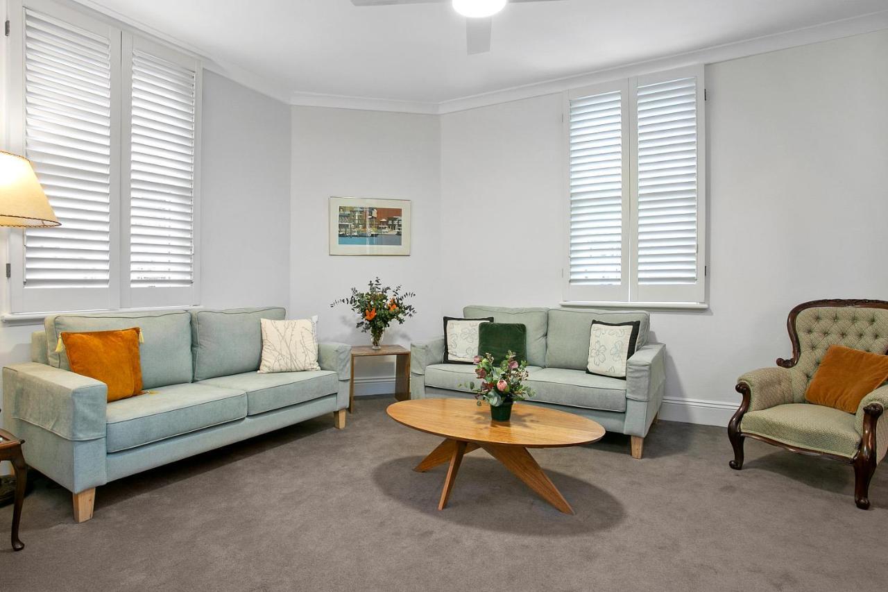 Family Terrace Home Close To Oxford Street And CBD