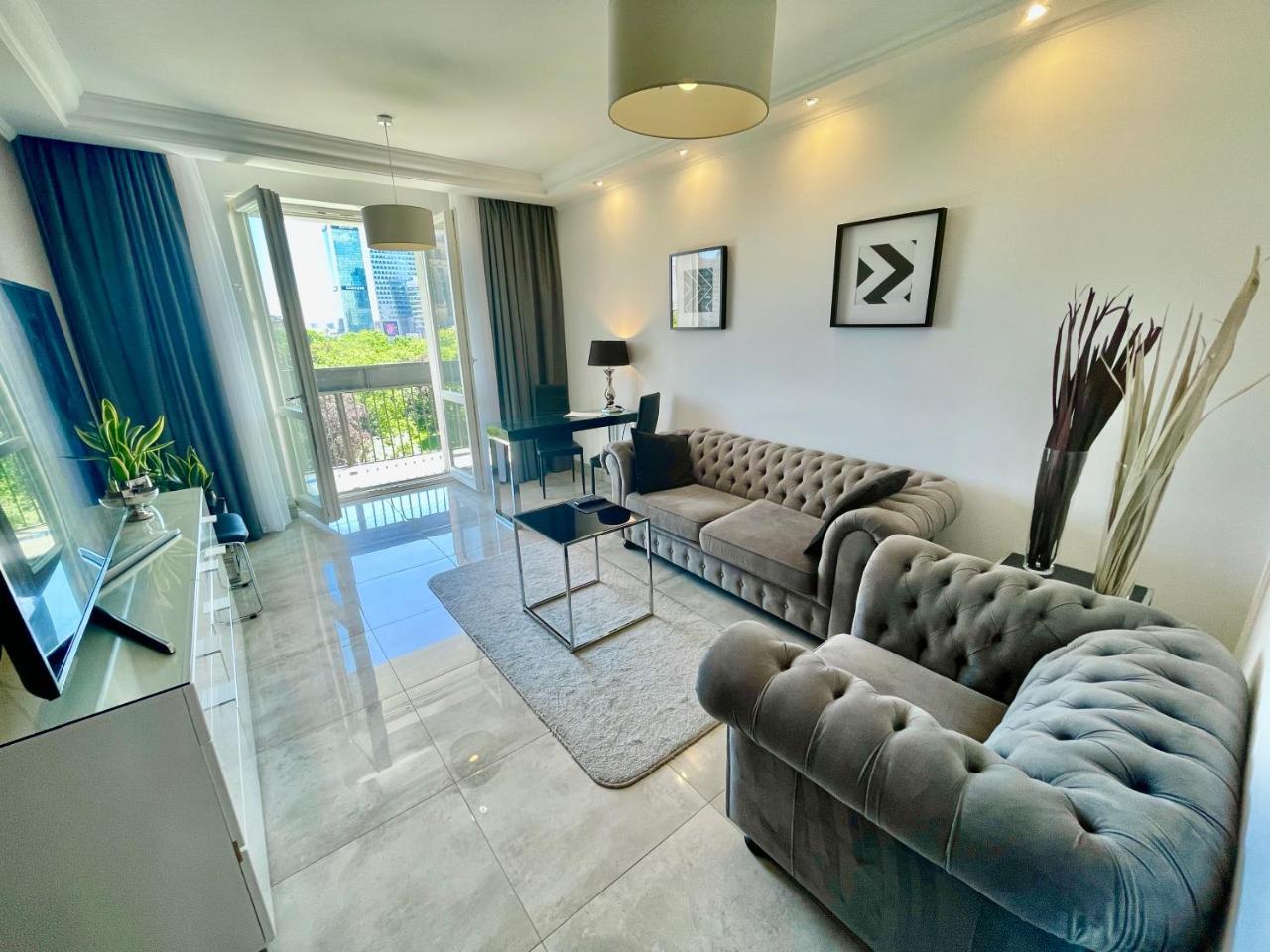 Top Class Metro Fast Wifi 100 Mbs 70’Tv Netflix Hbo Max Disney+ Appletv+