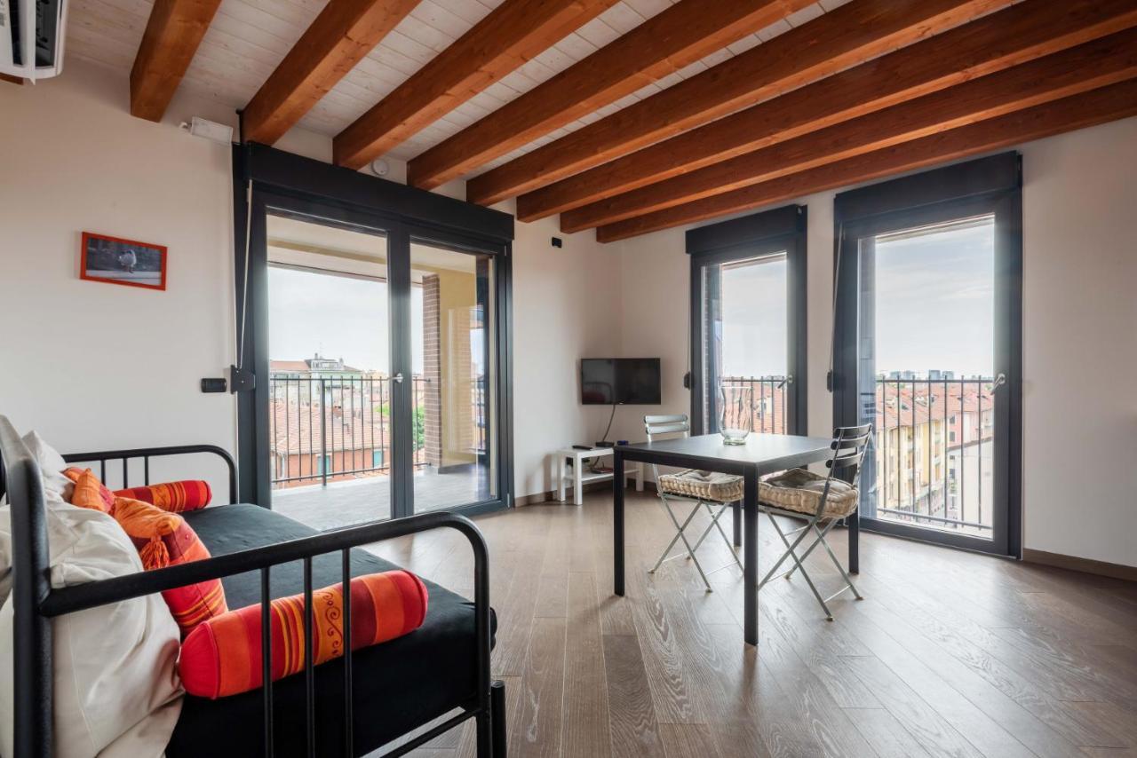 Amazing Flat with a View And Terrace on Navigli by Easylife