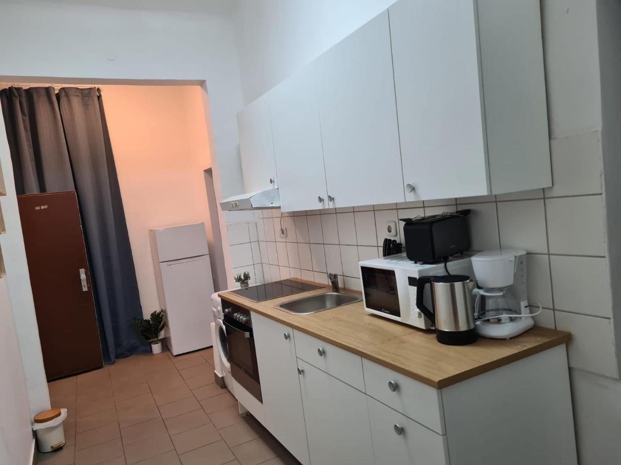 Basic 2br Apt Perfectly Connected&Well Positioned 2