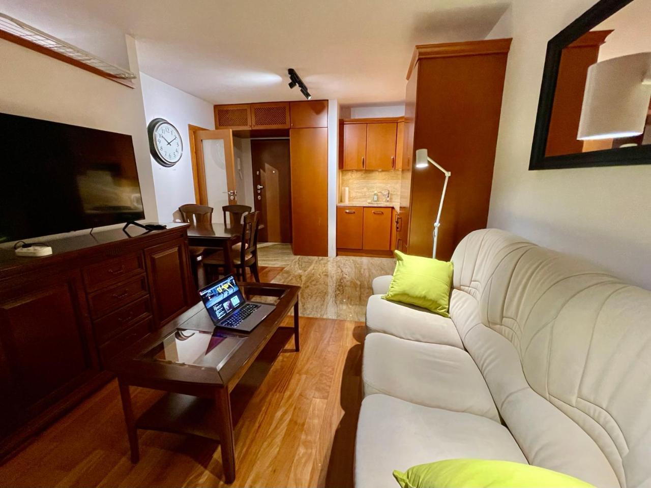 Gold 4 Metro Wifi 65’Tv Netflix Hbo Appletv Disney_