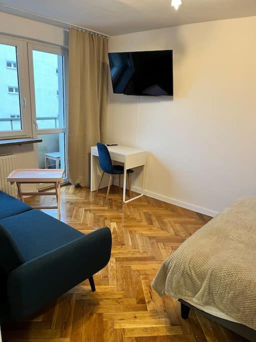 Ohmyhome - Chmielna 2