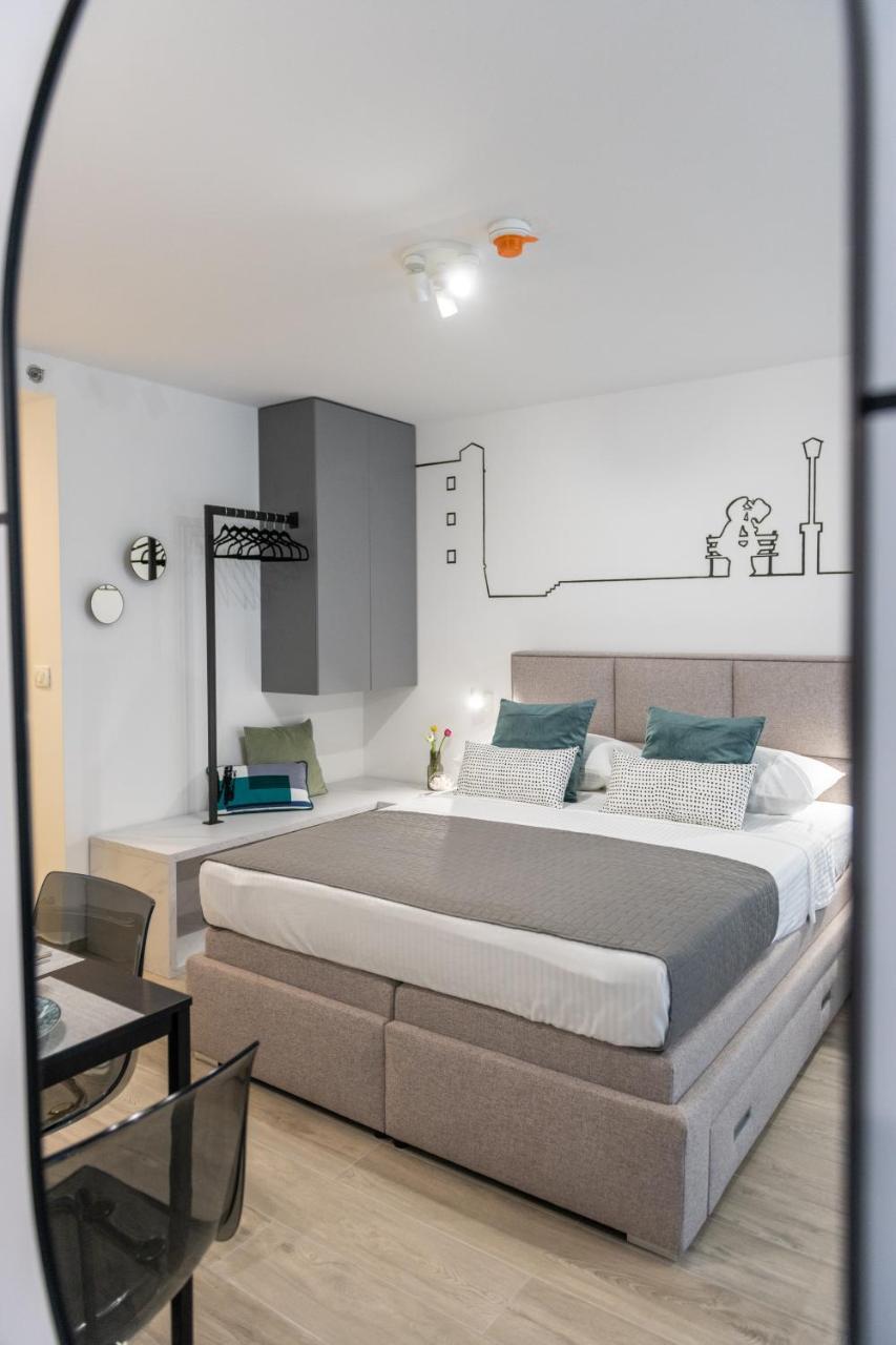 Hica Apartments la Linea Studio Apt with Balcony 2