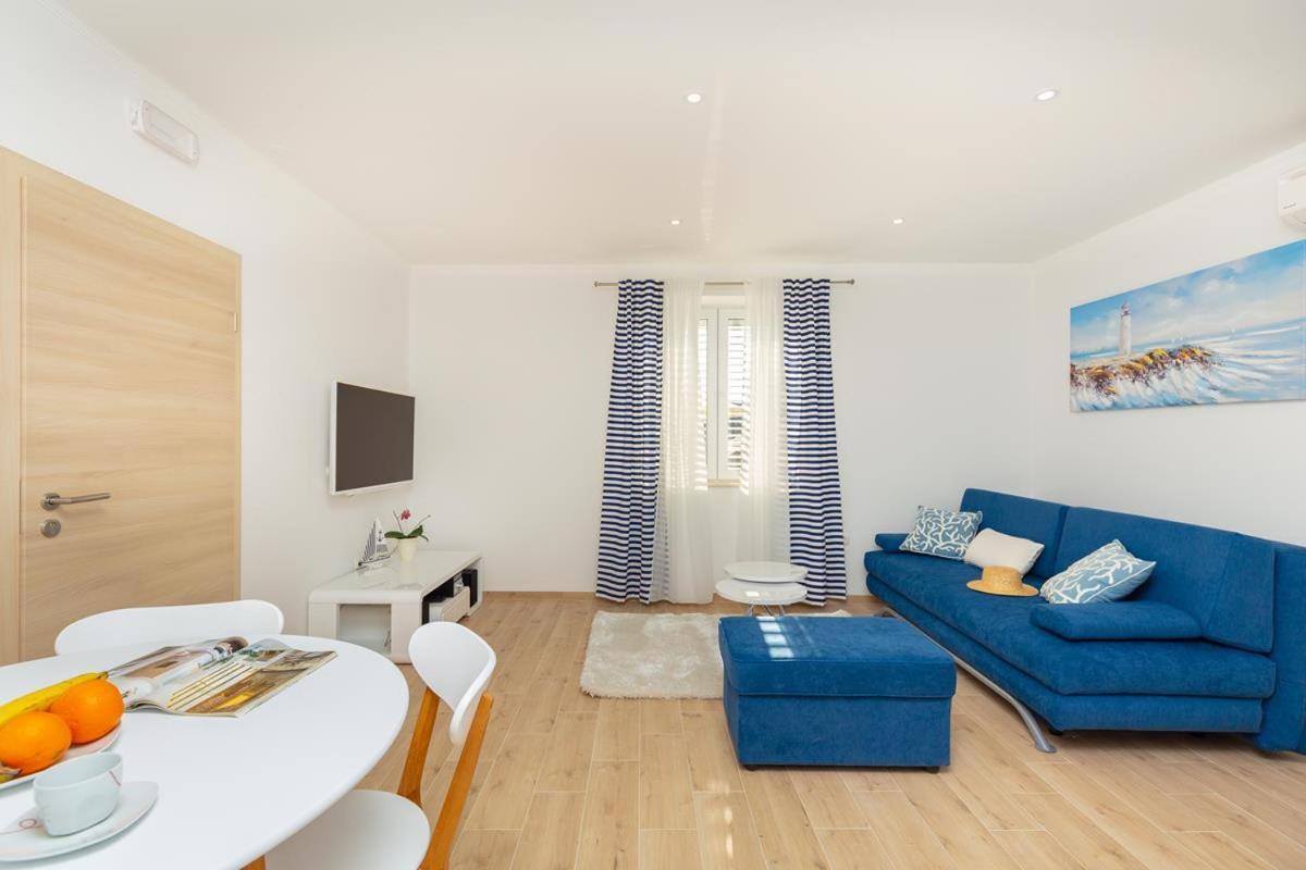 Apartments Red And Blue 1