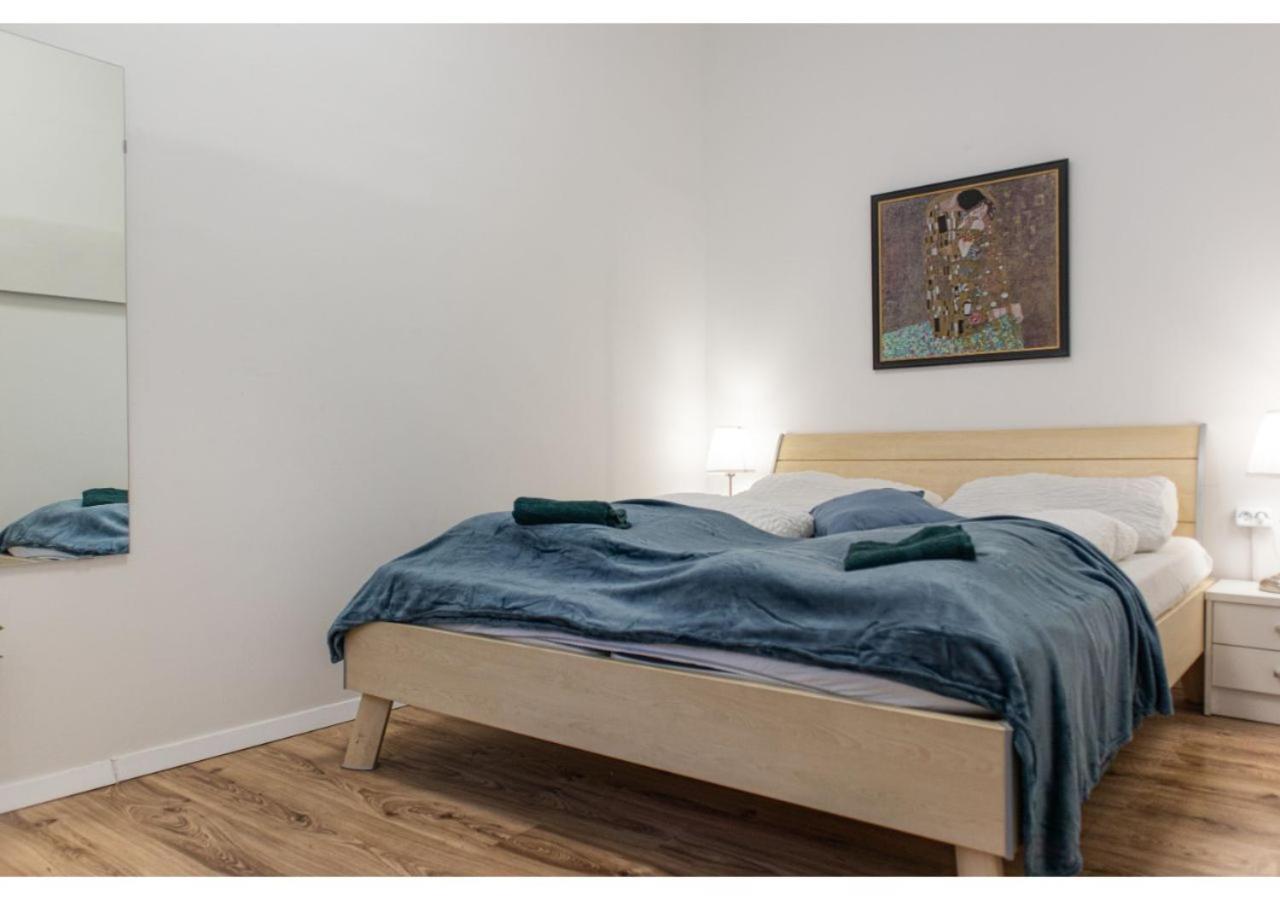 Economy City Living- 1br Apt in An Old Building 1