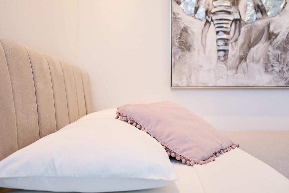 Hedera Estate, Hedera Studio 4 1