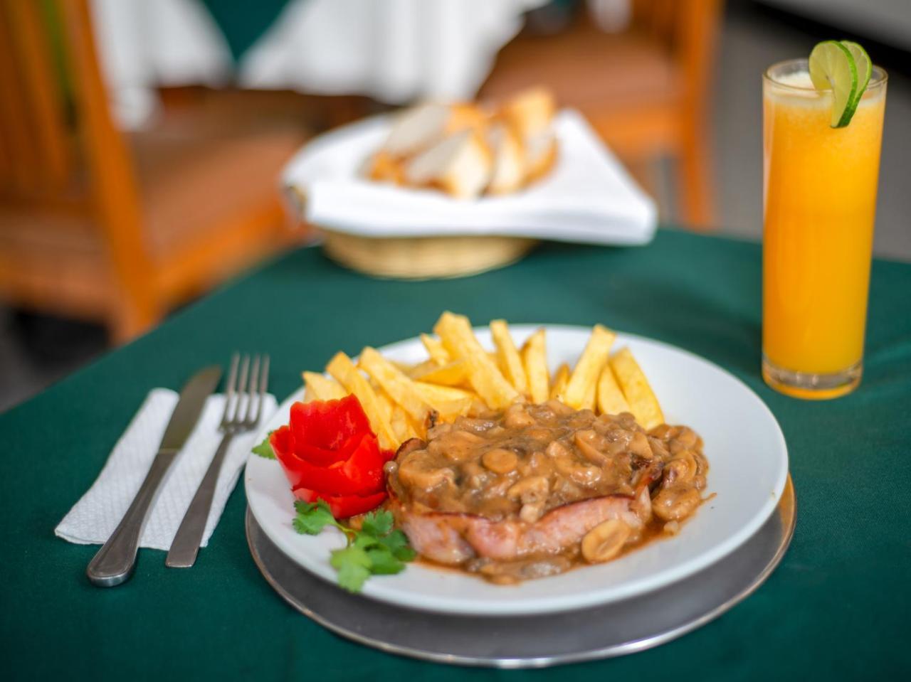 Hotel Escala Siglo XXI 1