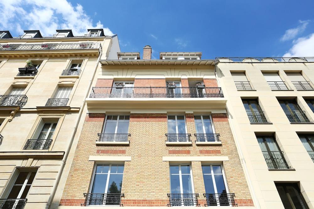 Eiffel Village Apartments Paris