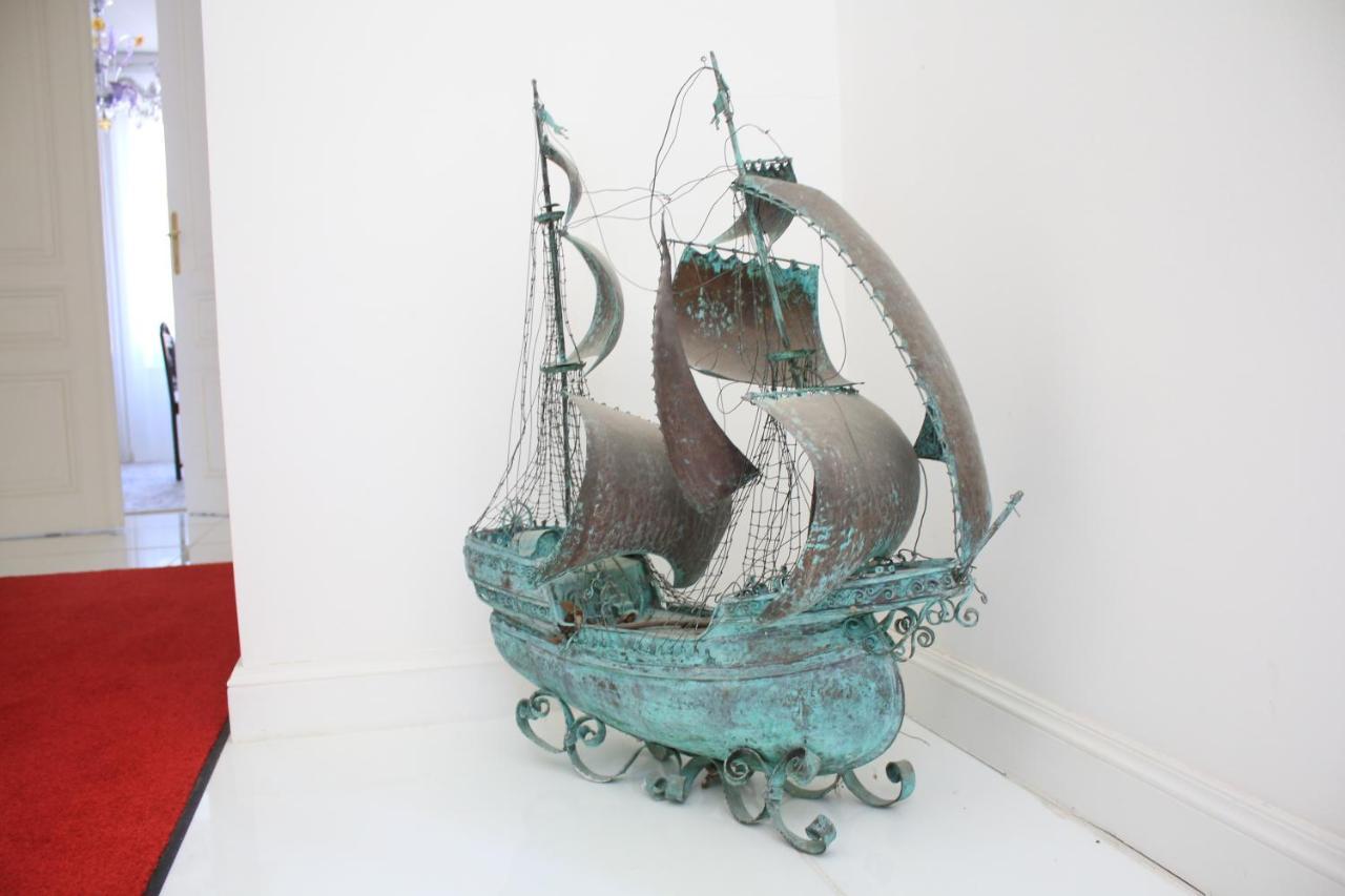 Elegant House, 18th District