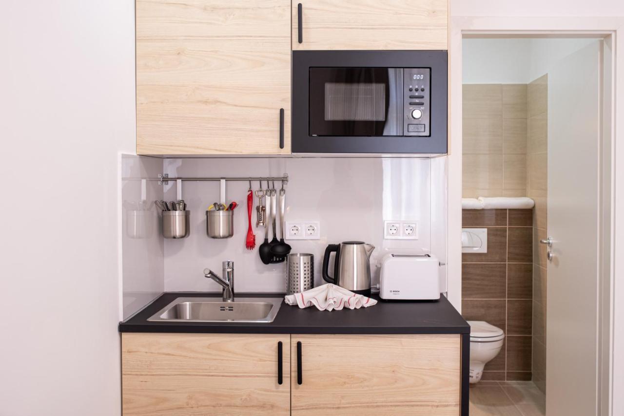 Charming Studio at Downtown 2