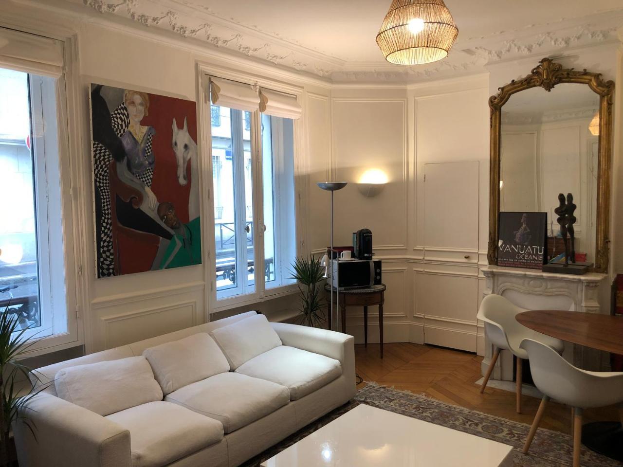 Cosy 2 Room 50m2 Parisian Classic Flat - Passy, 16th Arrondissement, Near Eiffel Tower 1