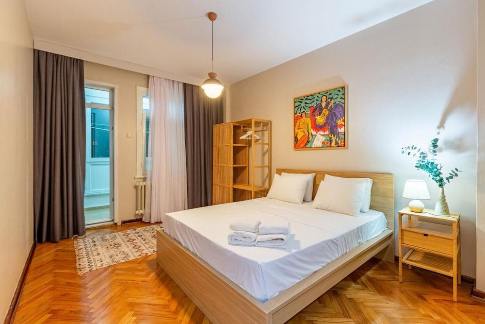 Cozy Flat Near Trendy Attractions in Nisantasi 1