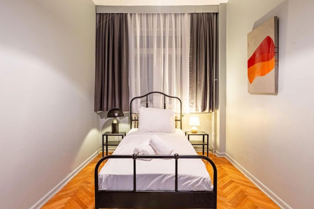 Cozy Flat Near Trendy Attractions in Nisantasi 2