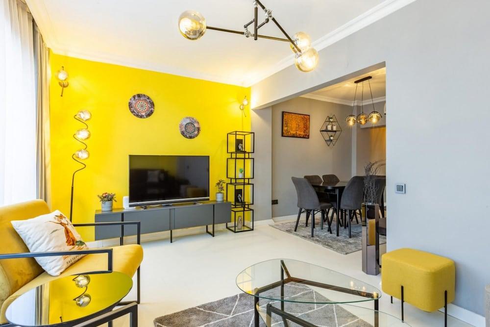 Central And Chic Flat on Rumeli Street Nisantasi 1