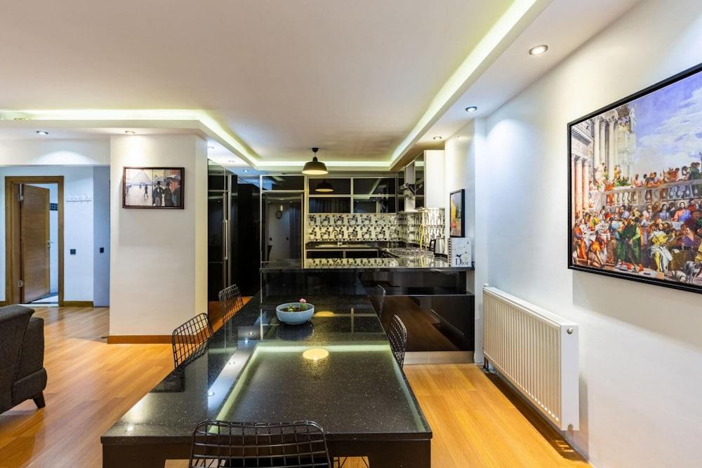 Phenomenal Duplex Flat Near Nisantasi in Besiktas 1
