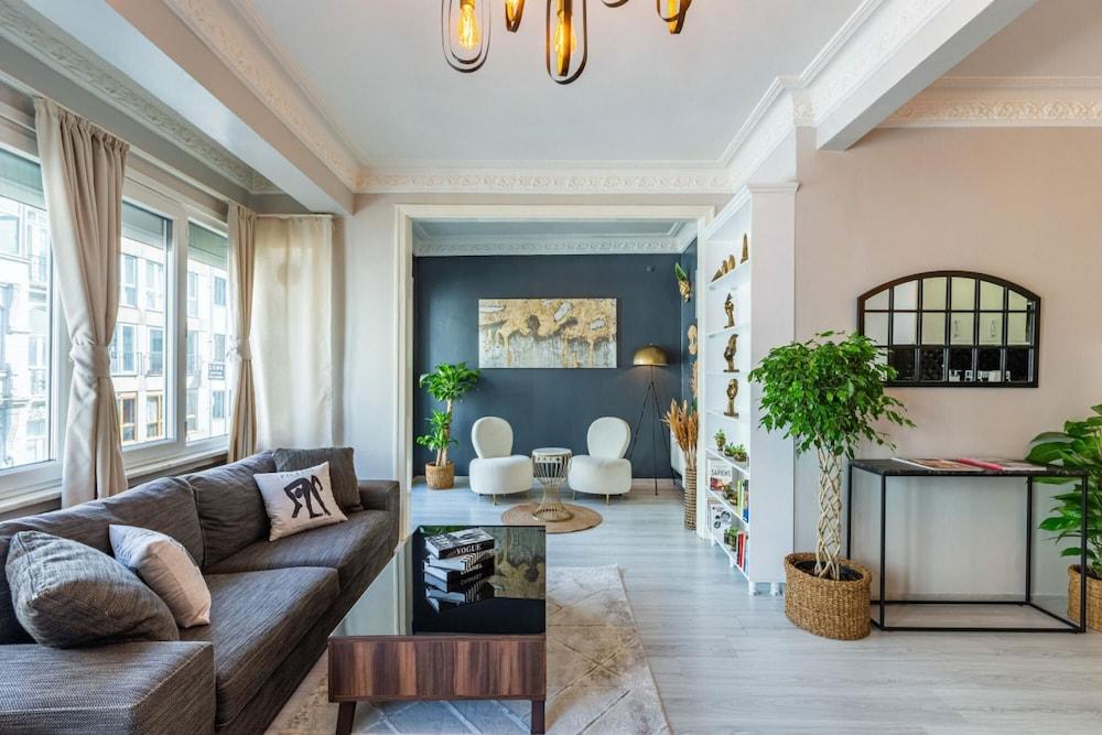 Central And Stylish Flat in Nisantasi 1