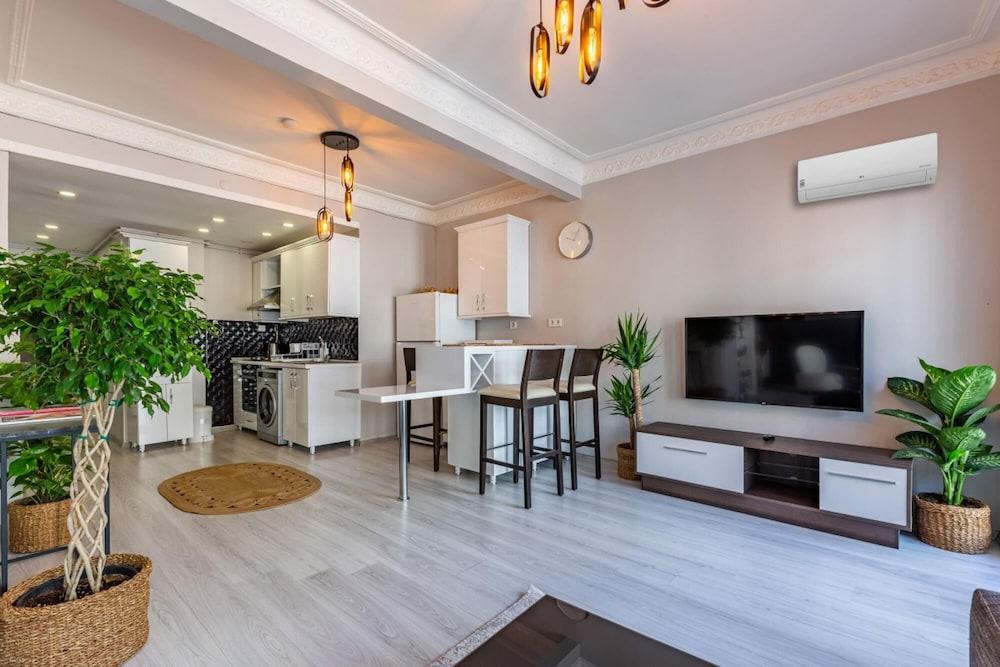 Central And Stylish Flat in Nisantasi 2