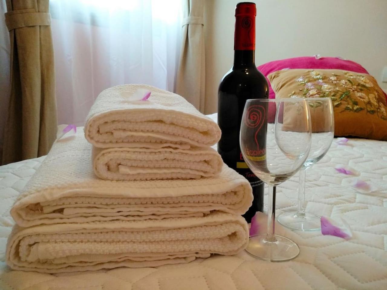 Bright Spacious Apartment, 2 Min Walk From Beach