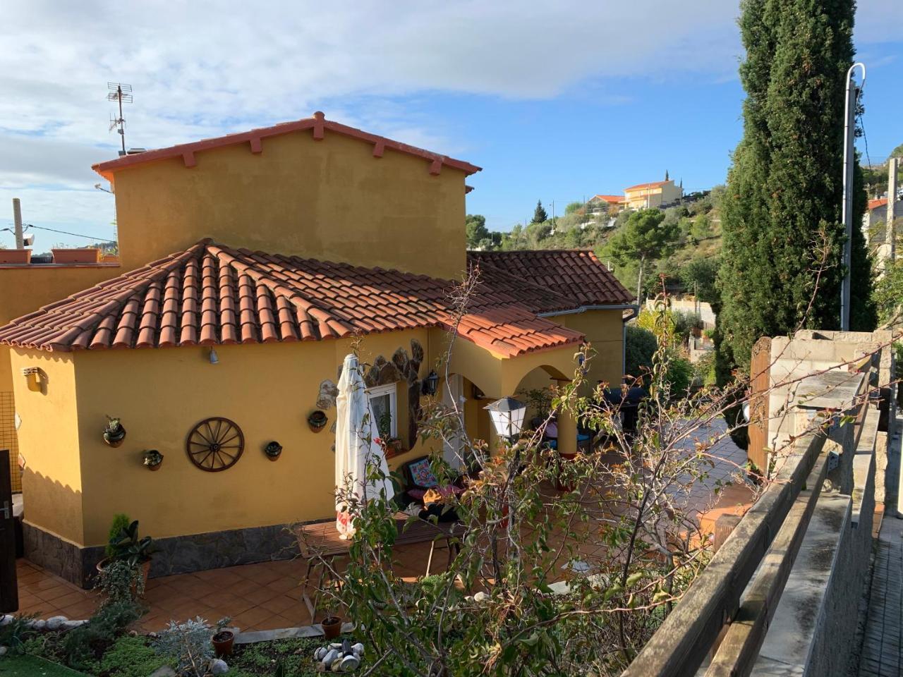 Amazing Vila Close To Sitges, Jacuzzi, Swimming Pool & Exellent Views 2