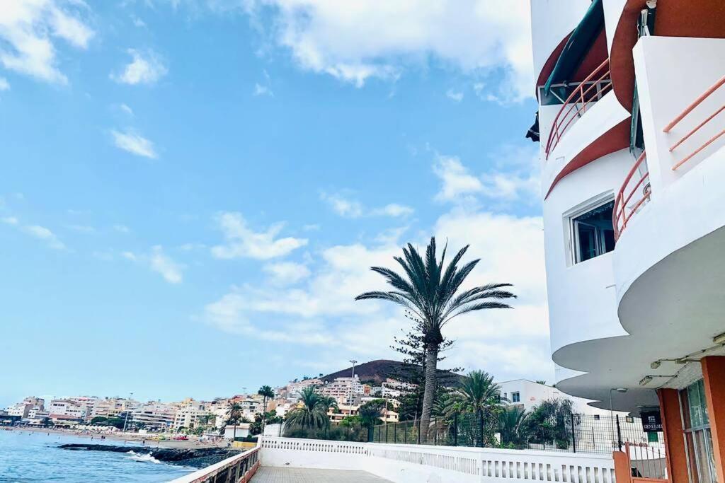 Theatre Box: Ocean Balcony & Stairs To the Sea 2