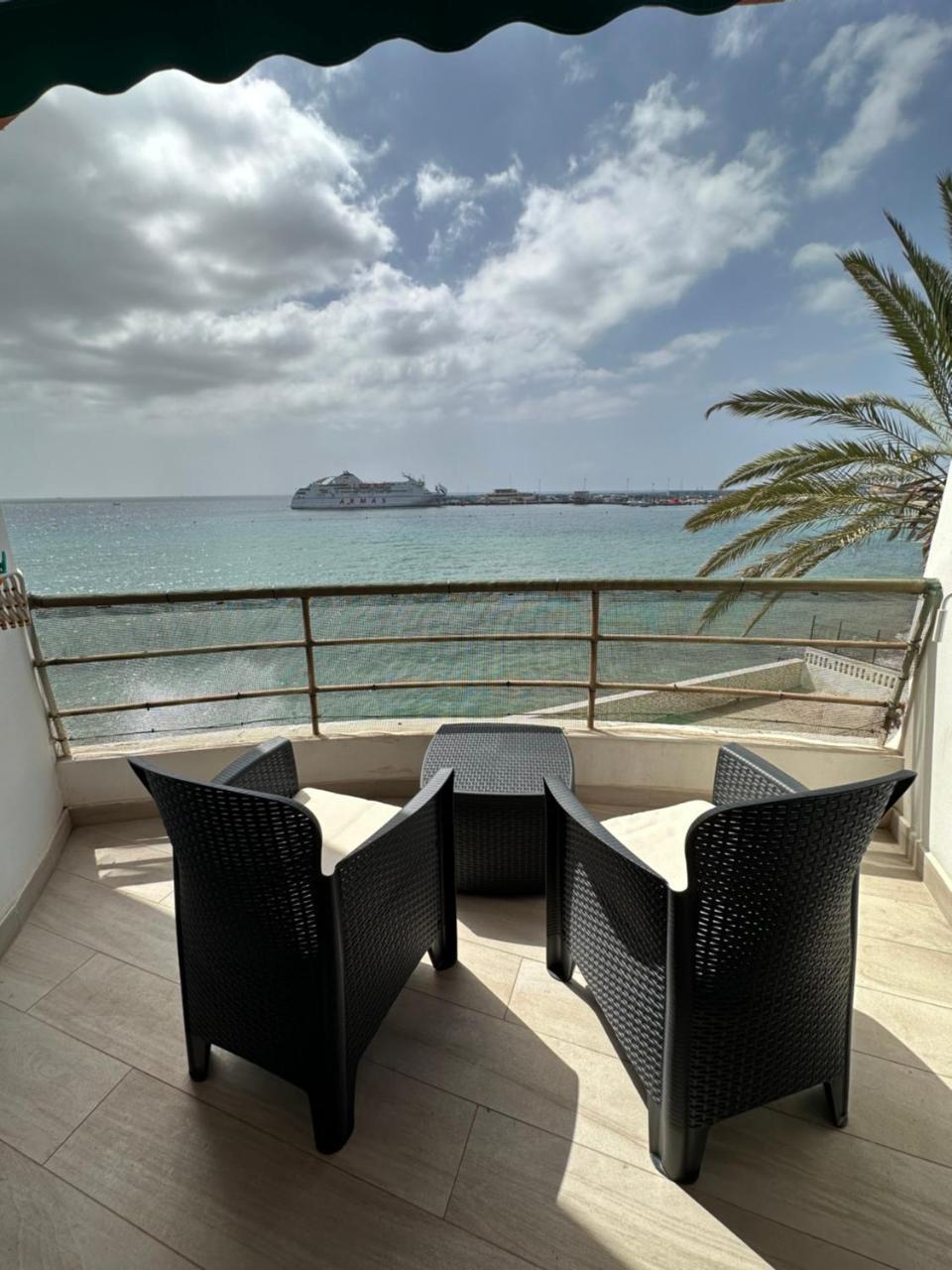 Paseo Maritimo, Los Cristianos Over the Sea Free Wifi 1