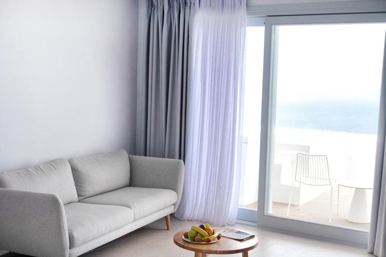 Lilium Santorini Hotel (Adults only)