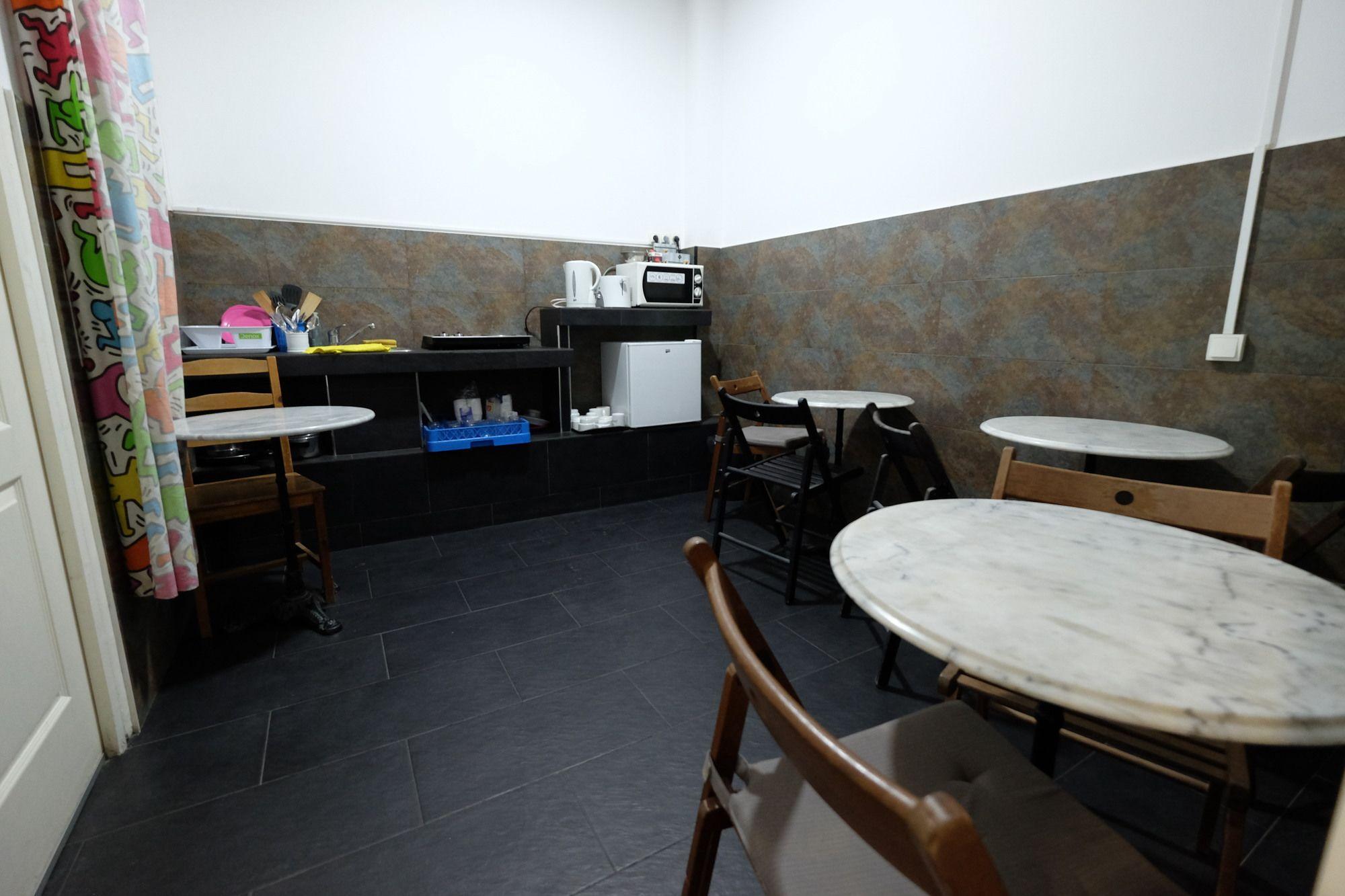 Lenin Hostel Barcelona 1