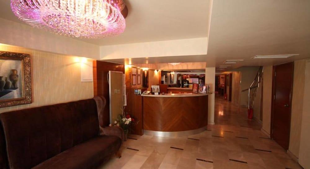 Royce Hotel (Adults only) 1