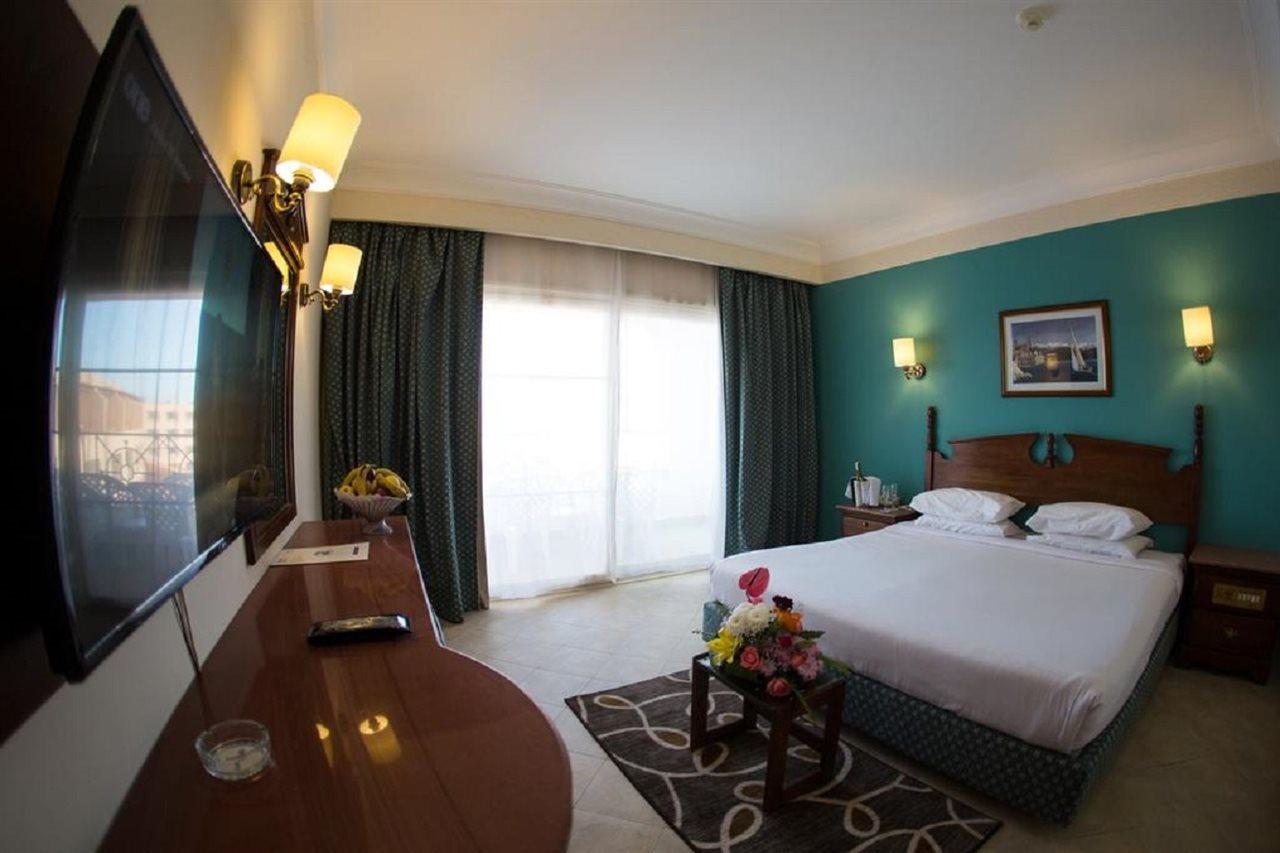 Titanic Resort & Aqua Park 1