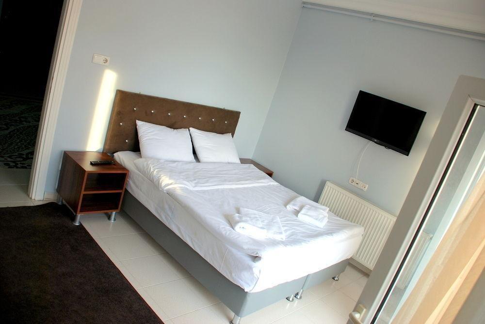 White Palace Apart 1