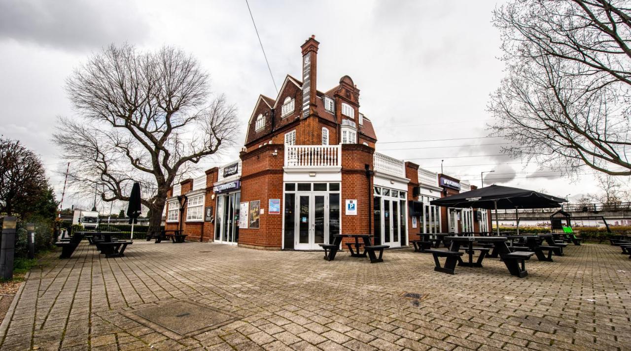 Connaught House Hotel (Adults only) 2