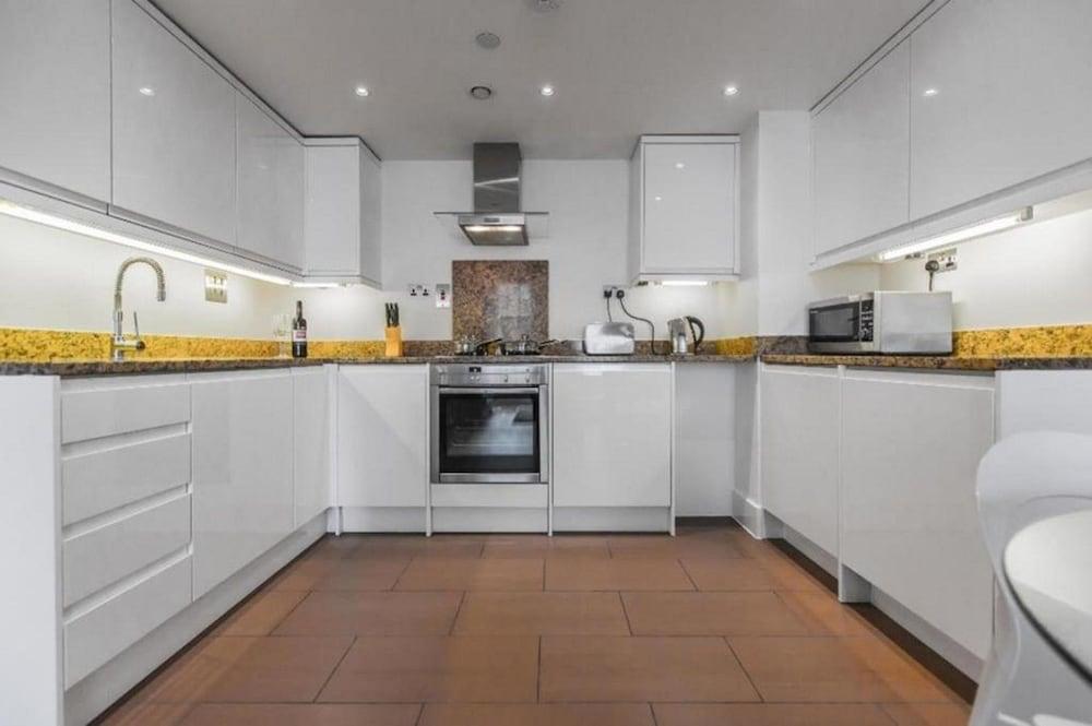 Valet Apartments Limehouse 2