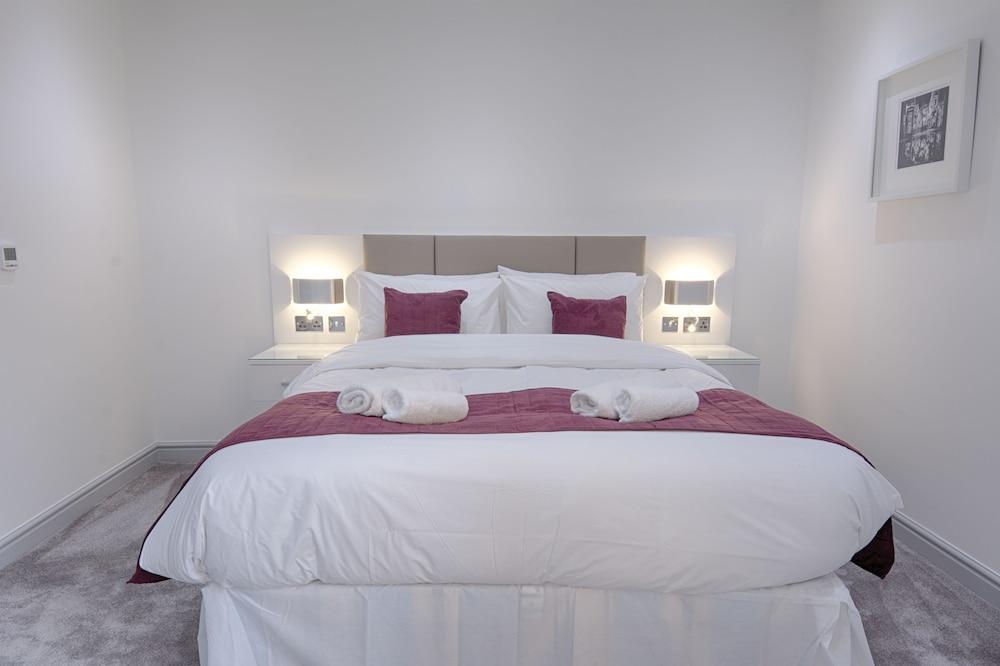 Roomspace Apartments -La Roka 1