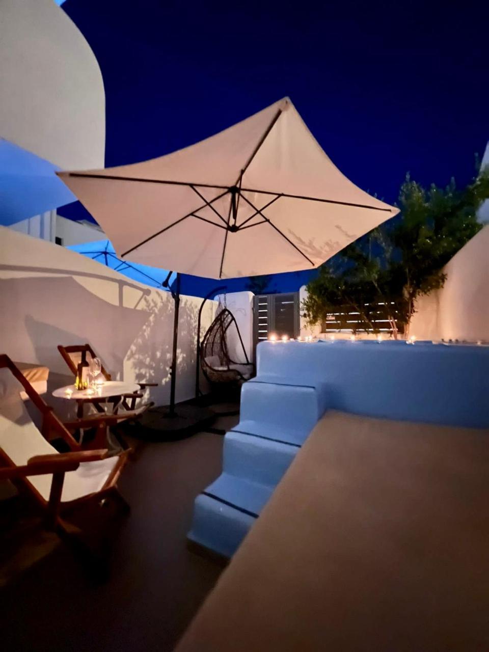 The Muse of Santorini - Jacuzzi Suites 2