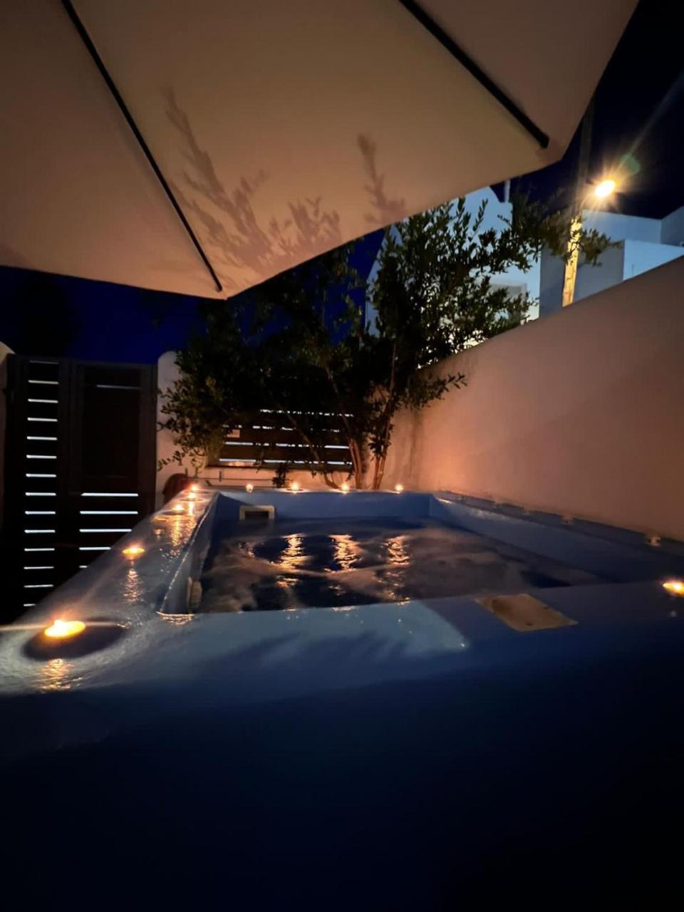 The Muse of Santorini - Jacuzzi Suites 1